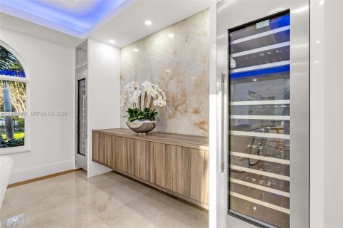 House in Pinecrest, Florida 7 bedrooms, 652.92 sq.m. № 2066813 - photo 15