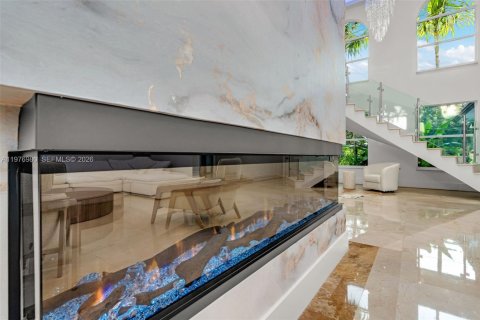 House in Pinecrest, Florida 7 bedrooms, 652.92 sq.m. № 2066813 - photo 13