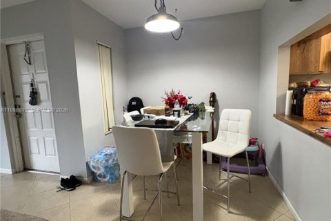 Condo in Greenacres, Florida, 1 bedroom  № 2050963 - photo 5