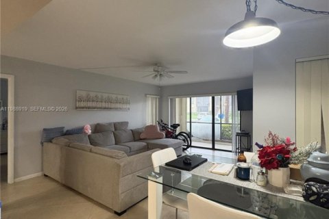 Condo in Greenacres, Florida, 1 bedroom  № 2050963 - photo 9