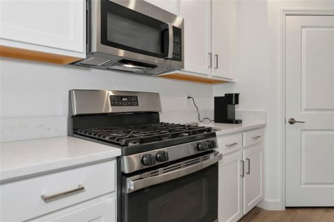 House in Wimauma, Florida 2 bedrooms, 130.62 sq.m. № 1717542 - photo 15