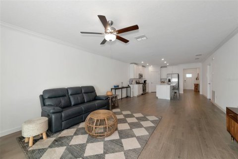 House in Wimauma, Florida 2 bedrooms, 130.62 sq.m. № 1717542 - photo 6