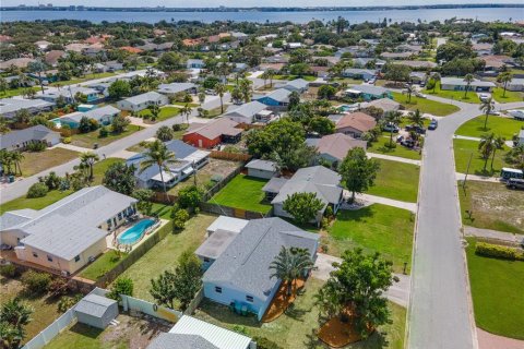 House in Indialantic, Florida 2 bedrooms, 104.61 sq.m. № 1803530 - photo 21