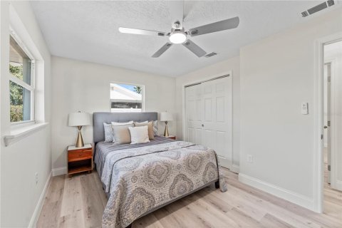 House in Indialantic, Florida 2 bedrooms, 104.61 sq.m. № 1803530 - photo 15