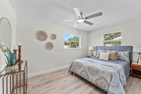 House in Indialantic, Florida 2 bedrooms, 104.61 sq.m. № 1803530 - photo 14