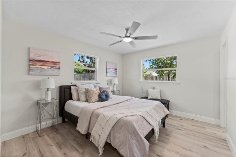 House in Indialantic, Florida 2 bedrooms, 104.61 sq.m. № 1803530 - photo 11