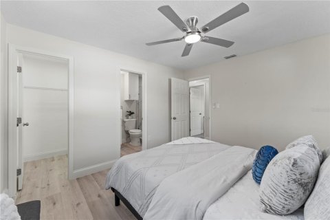 House in Indialantic, Florida 2 bedrooms, 104.61 sq.m. № 1803530 - photo 12