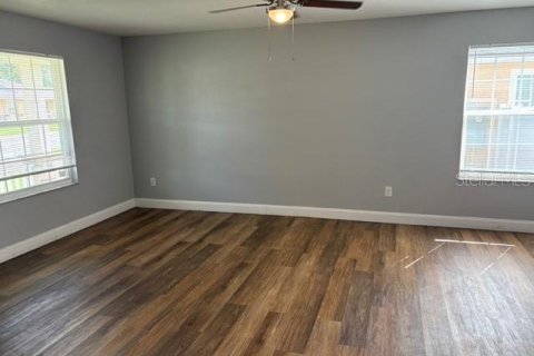 Casa en venta en Orlando, Florida, 6 dormitorios, 153.47 m2 № 1903695 - foto 3