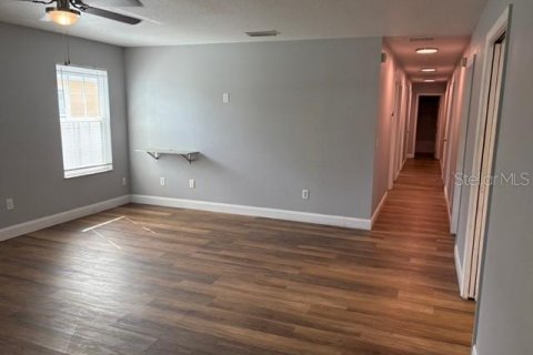 Casa en venta en Orlando, Florida, 6 dormitorios, 153.47 m2 № 1903695 - foto 2