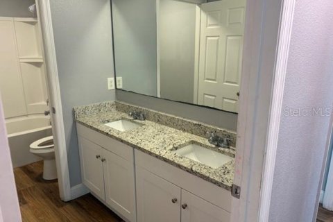 Casa en venta en Orlando, Florida, 6 dormitorios, 153.47 m2 № 1903695 - foto 9