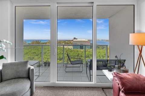 Condo in Sunny Isles Beach, Florida, 2 bedrooms  № 1872003 - photo 3