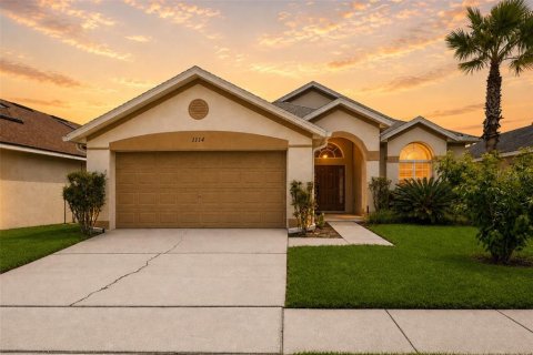 House in Davenport, Florida 3 bedrooms, 145.95 sq.m. № 2350351