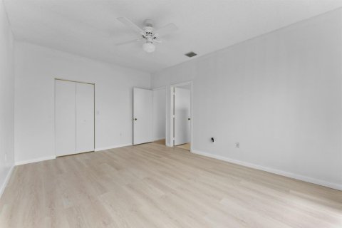 Villa ou maison à vendre à Pembroke Pines, Floride: 3 chambres, 165.18 m2 № 2088216 - photo 16