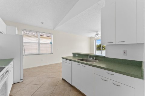 Villa ou maison à vendre à Pembroke Pines, Floride: 3 chambres, 165.18 m2 № 2088216 - photo 8