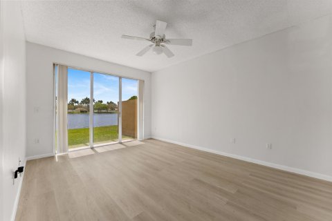 Villa ou maison à vendre à Pembroke Pines, Floride: 3 chambres, 165.18 m2 № 2088216 - photo 14