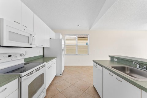 Villa ou maison à vendre à Pembroke Pines, Floride: 3 chambres, 165.18 m2 № 2088216 - photo 10