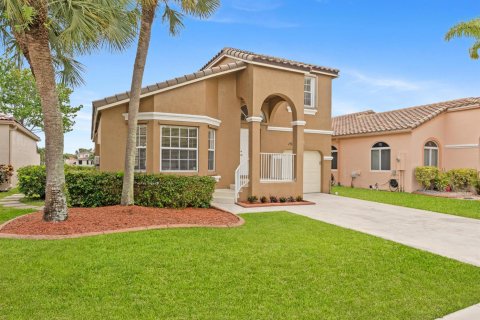 Villa ou maison à vendre à Pembroke Pines, Floride: 3 chambres, 165.18 m2 № 2088216 - photo 2