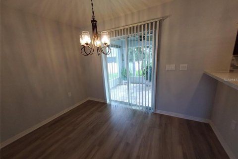 Купить виллу или дом в Хейнс-Сити, Флорида 10 комнат, 124.12м2, № 2122741 - фото 5