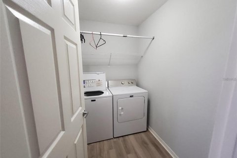 Купить виллу или дом в Хейнс-Сити, Флорида 10 комнат, 124.12м2, № 2122741 - фото 9