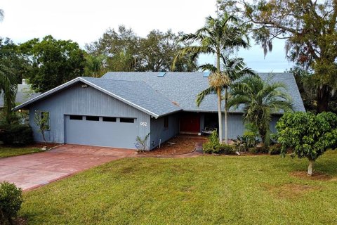 Casa en venta en Winter Haven, Florida, 4 dormitorios, 284.1 m2 № 1519869 - foto 1