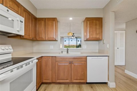 Снять в аренду кондоминиум в Клируотер, Флорида 4 комнаты, 89.19м2, № 2114862 - фото 11