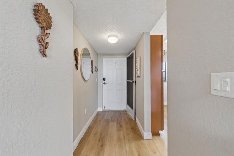 Снять в аренду кондоминиум в Клируотер, Флорида 4 комнаты, 89.19м2, № 2114862 - фото 8