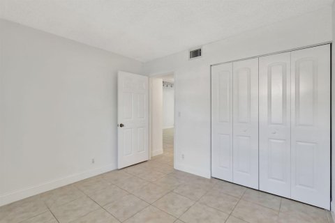 Copropriété à louer à Boca Raton, Floride: 2 chambres, 89.74 m2 № 2426783 - photo 11