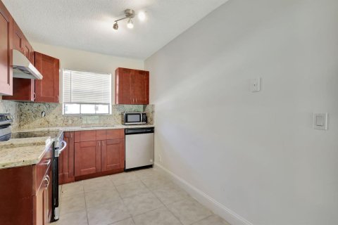 Copropriété à louer à Boca Raton, Floride: 2 chambres, 89.74 m2 № 2426783 - photo 6