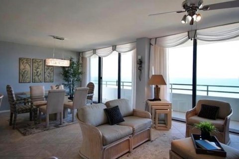 Condo in Flagler Beach, Florida, 2 bedrooms  № 2219749 - photo 21
