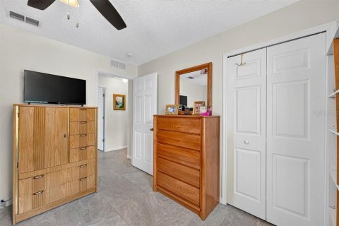 House in Edgewater, Florida 3 bedrooms, 150.59 sq.m. № 2408210 - photo 23