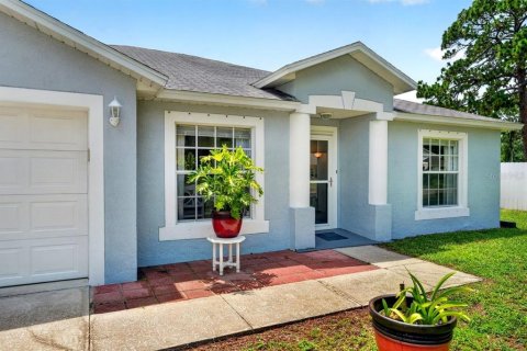 House in Edgewater, Florida 3 bedrooms, 150.59 sq.m. № 2408210 - photo 3