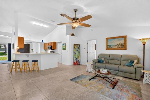 House in Edgewater, Florida 3 bedrooms, 150.59 sq.m. № 2408210 - photo 17