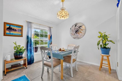 House in Edgewater, Florida 3 bedrooms, 150.59 sq.m. № 2408210 - photo 7