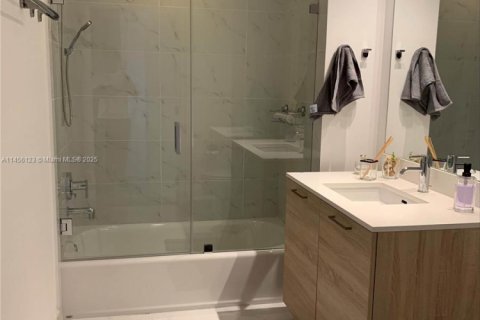 Condominio en venta en North Miami Beach, Florida, 2 dormitorios, 104.33 m2 № 1939654 - foto 11