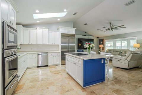 House in Vero Beach, Florida 3 bedrooms, 157.66 sq.m. № 2406553 - photo 8
