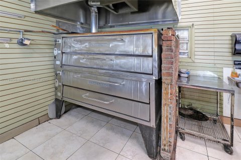 Купить коммерческую недвижимость в Майами, Флорида № 2035425 - фото 19