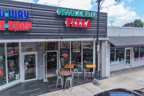 Купить коммерческую недвижимость в Майами, Флорида № 2035425 - фото 6