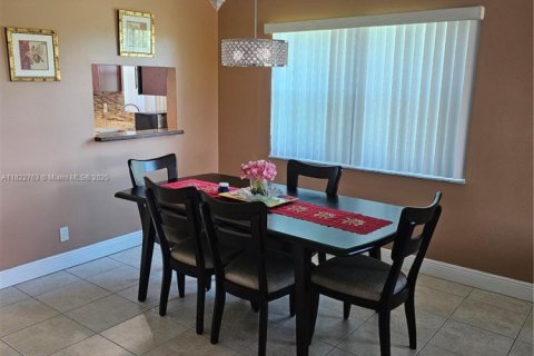 Condo in Lauderhill, Florida, 2 bedrooms  № 1786903 - photo 10