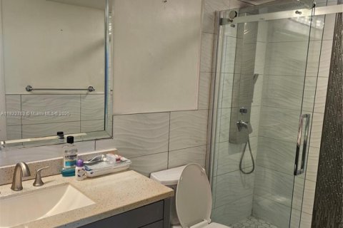 Condo in Lauderhill, Florida, 2 bedrooms  № 1786903 - photo 7