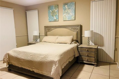 Villa ou maison à louer à Bradenton, Floride: 3 chambres, 157.93 m2 № 1666938 - photo 5