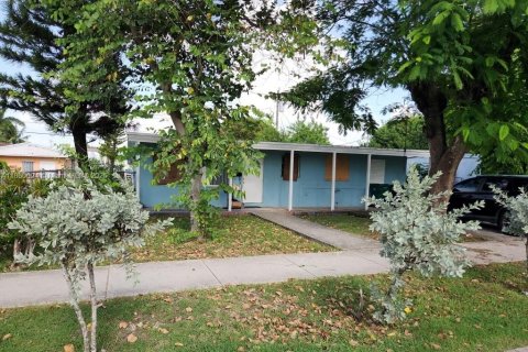 House in Florida City, Florida 3 bedrooms, 79.71 sq.m. № 1886565 - photo 2
