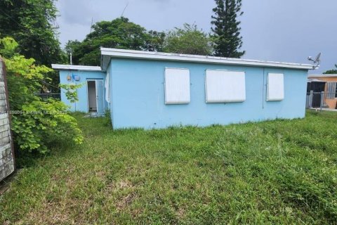 House in Florida City, Florida 3 bedrooms, 79.71 sq.m. № 1886565 - photo 6