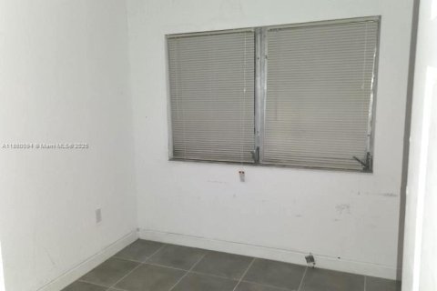 House in Florida City, Florida 3 bedrooms, 79.71 sq.m. № 1886565 - photo 8