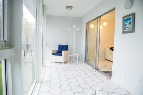 Condo in Coconut Creek, Florida, 2 bedrooms  № 1949863 - photo 28