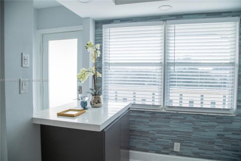 Condo in Coconut Creek, Florida, 2 bedrooms  № 1949863 - photo 12