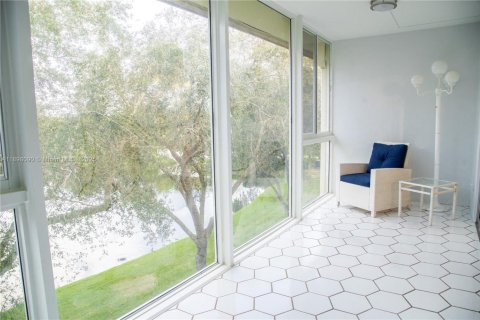Condo in Coconut Creek, Florida, 2 bedrooms  № 1949863 - photo 29
