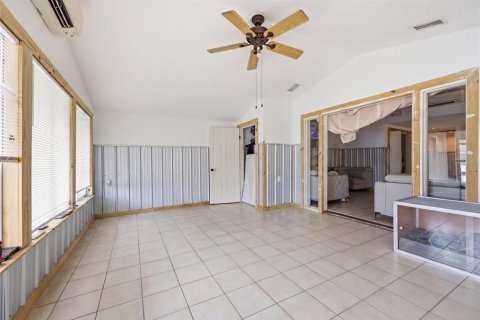 Commercial property in Cedar Key, Florida 216.46 sq.m. № 2213774 - photo 12