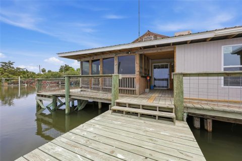 Commercial property in Cedar Key, Florida 216.46 sq.m. № 2213774 - photo 3
