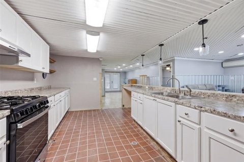 Commercial property in Cedar Key, Florida 216.46 sq.m. № 2213774 - photo 15