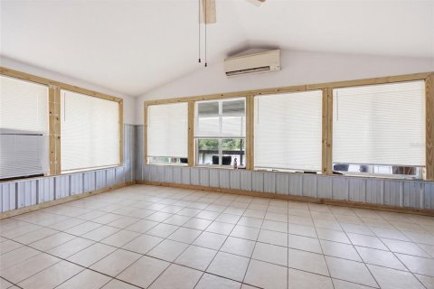 Commercial property in Cedar Key, Florida 216.46 sq.m. № 2213774 - photo 10